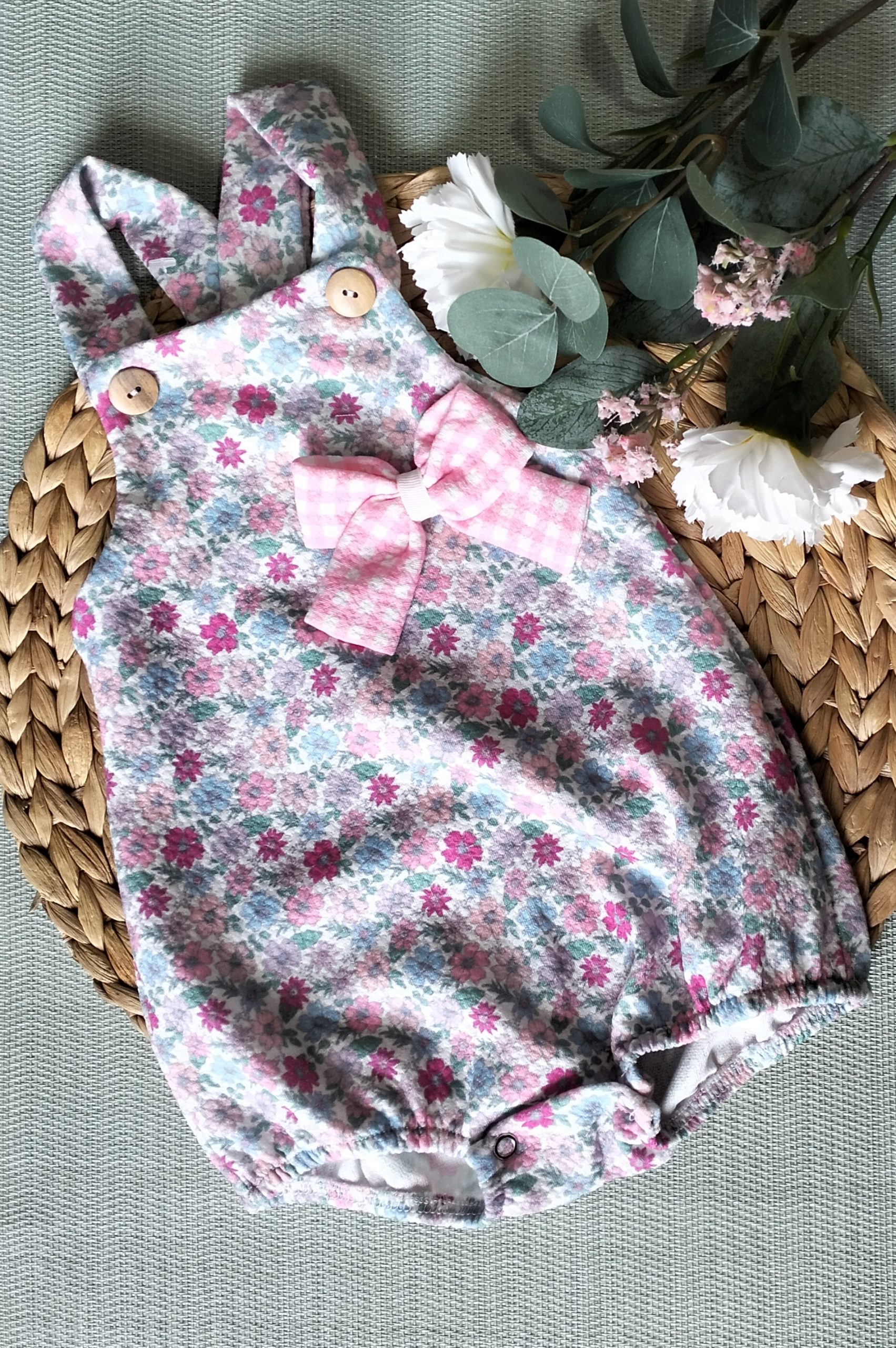 PETO FLORAL CON LAZO A CUADROS
