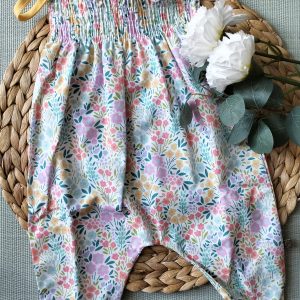 MONO DE FLORES