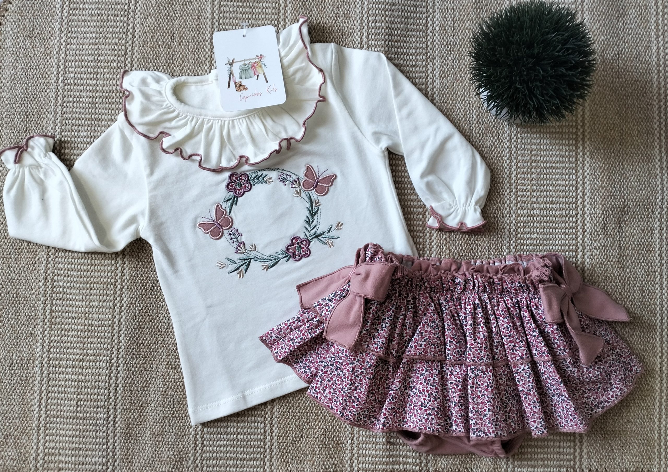 CONJUNTO INFANTIL MARIPOSAS-FLORES