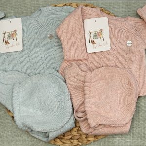 CONJUNTO DE POLAINA CON DETALLES TRENZADOS