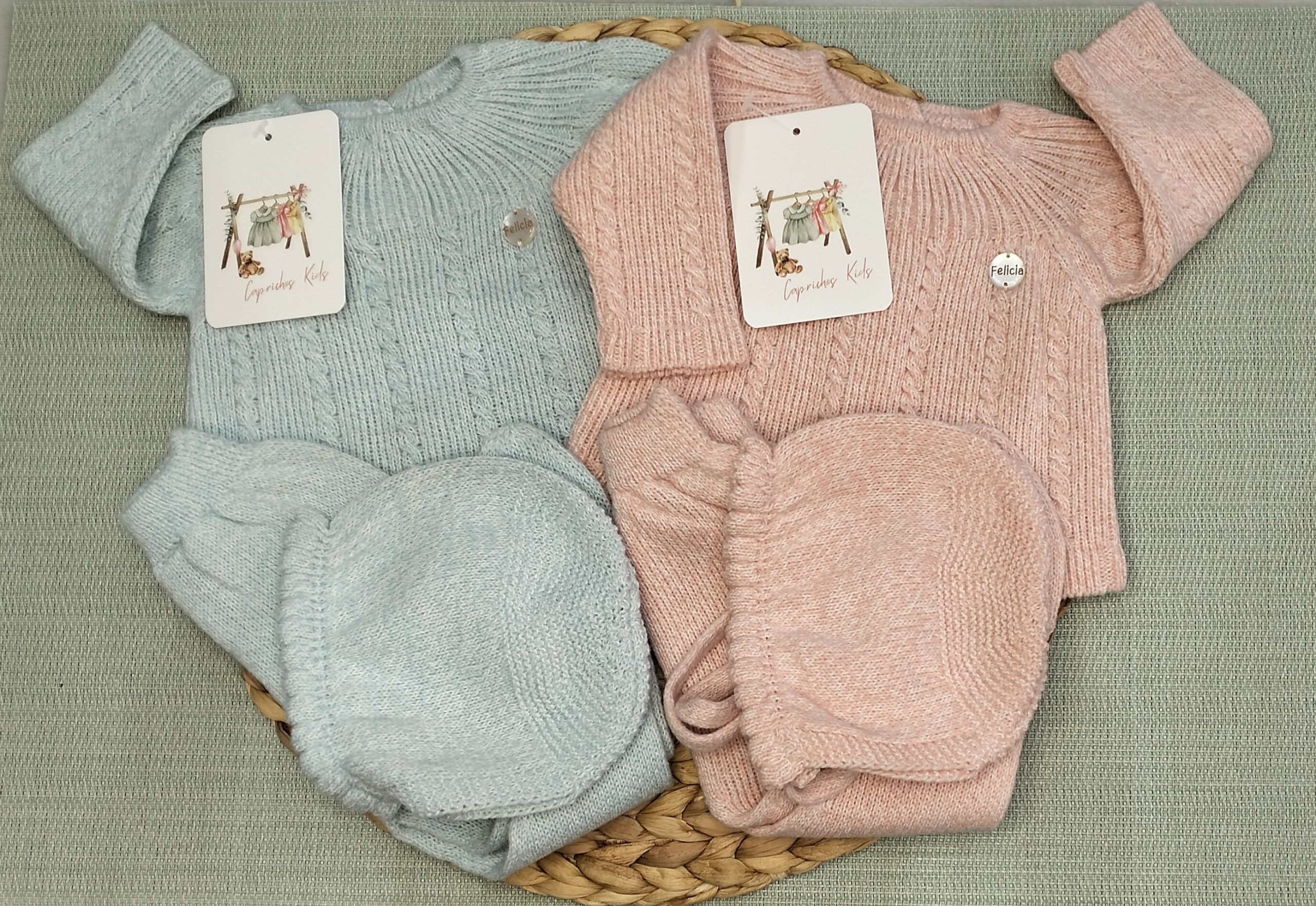CONJUNTO DE POLAINA CON DETALLES TRENZADOS