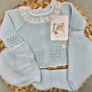 CONJUNTO POLAINA CELESTE, CON CUELLO DE VOLANTE