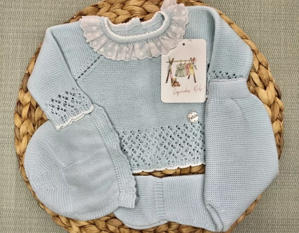 CONJUNTO POLAINA CELESTE, CON CUELLO DE VOLANTE