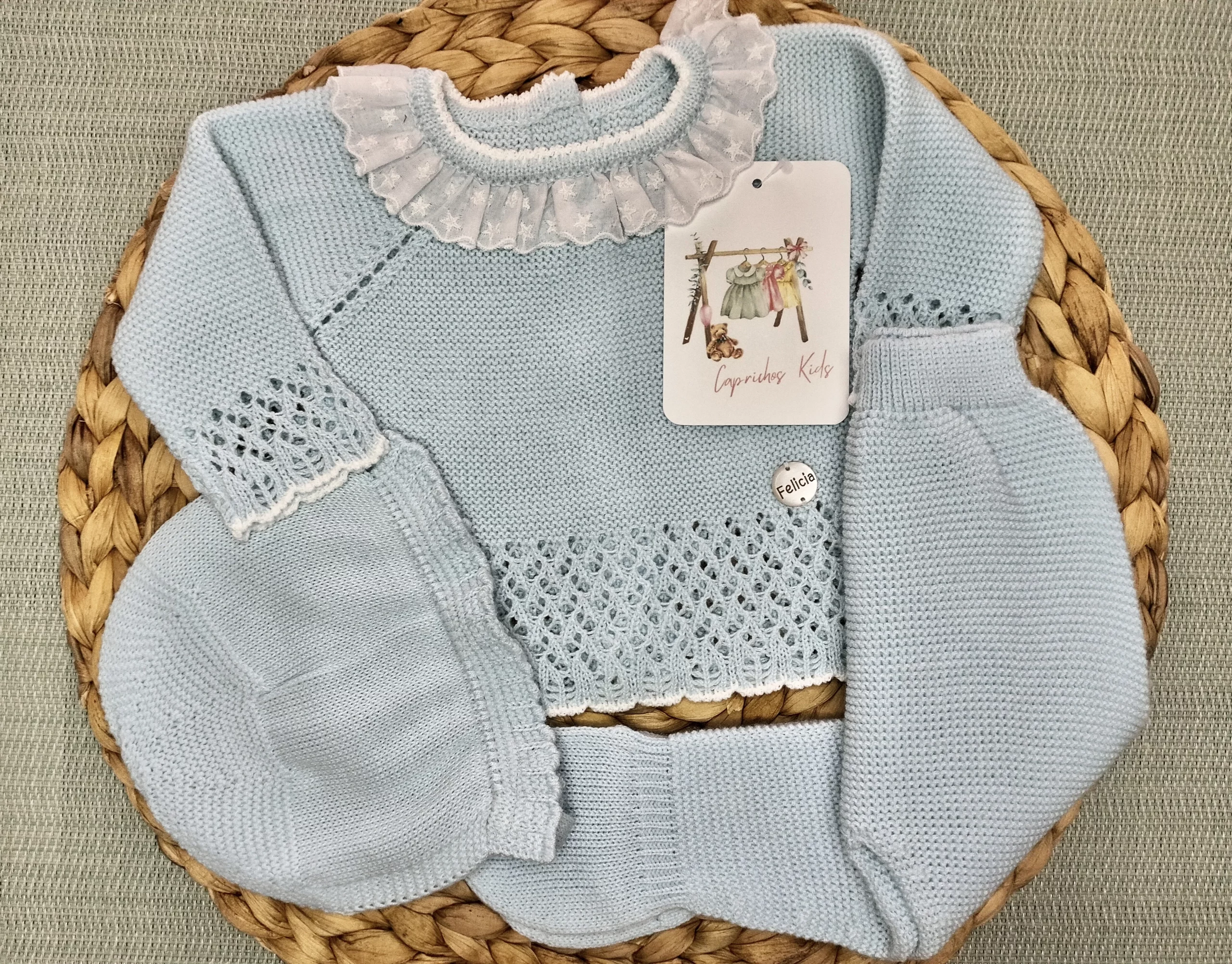 CONJUNTO POLAINA CELESTE, CON CUELLO DE VOLANTE