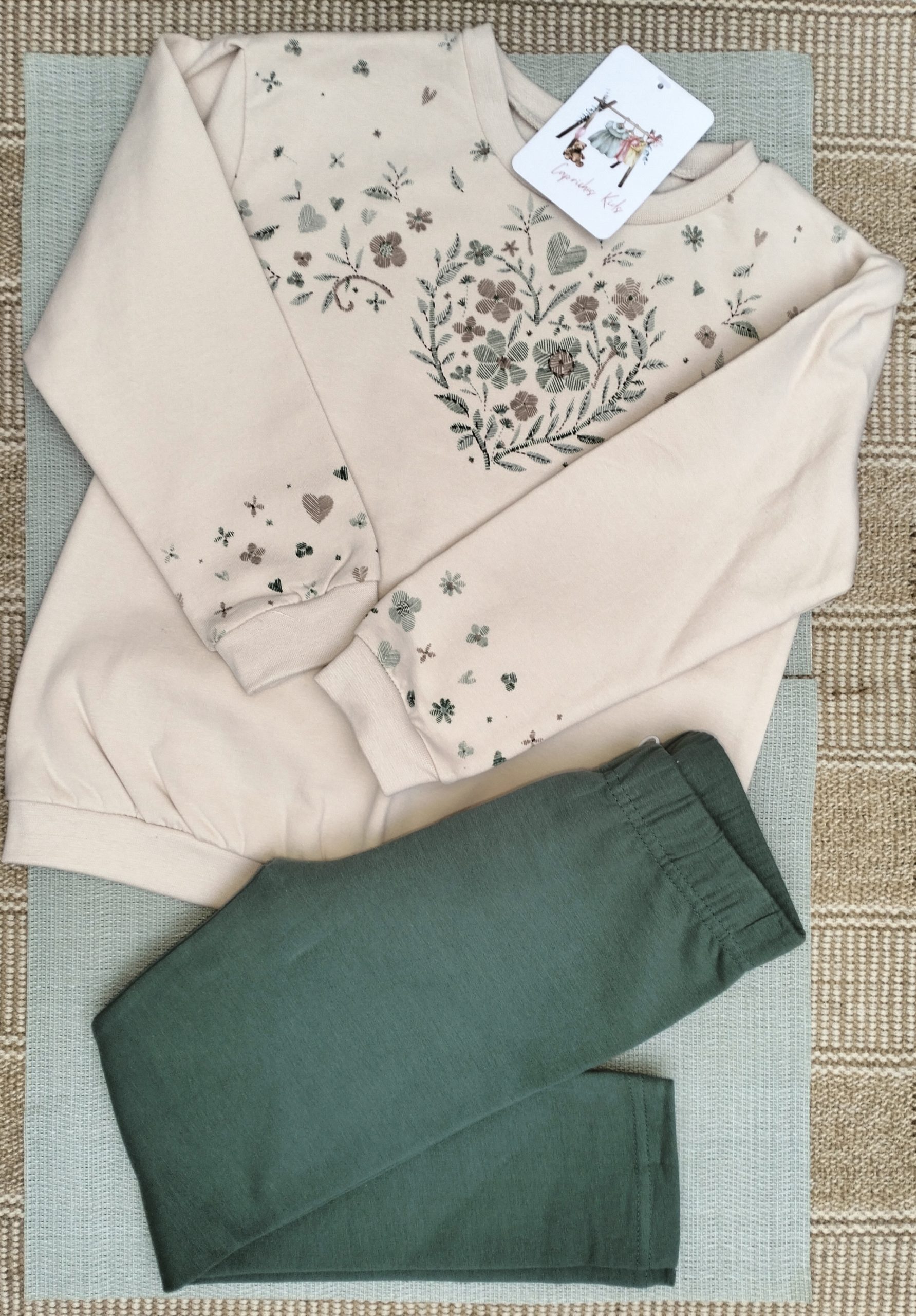 CONJUNTO "FLORES Y NATURALEZA"