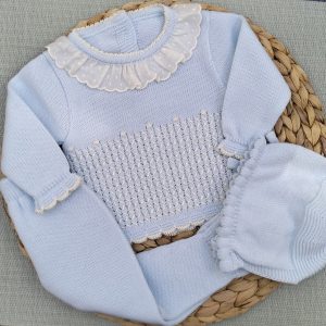 CONJUNTO POLAINA CUELLO VOLANTE, CELESTE